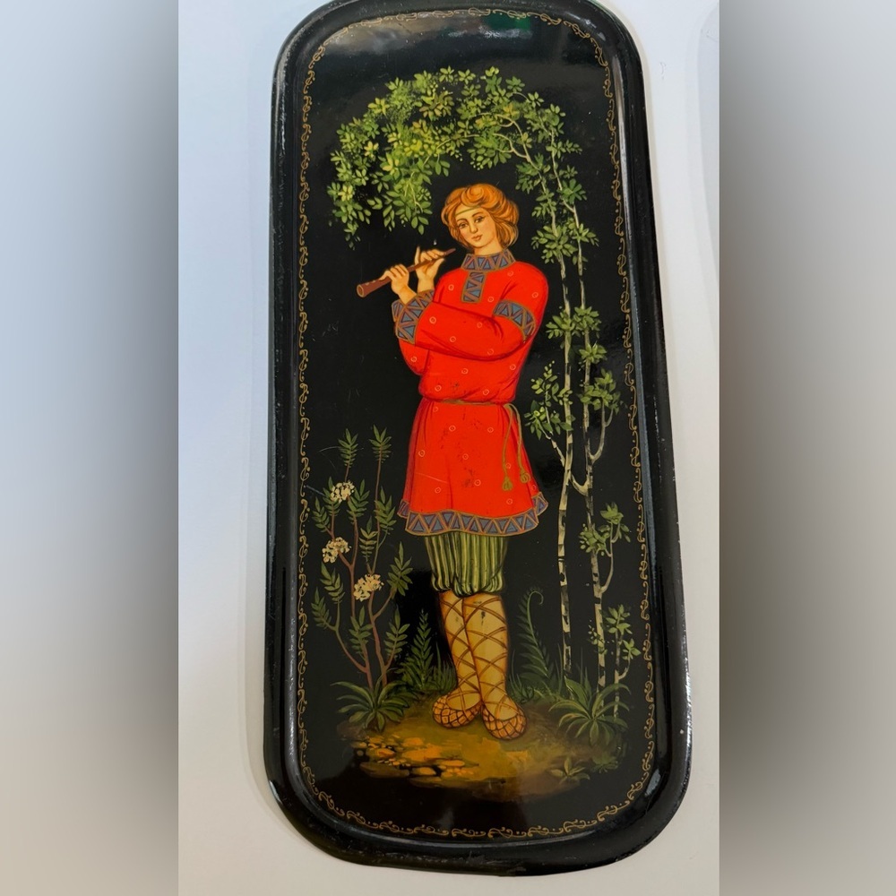 Vintage, hand-painted Russian metal tray or wall plaque, Zhostovo folk art.